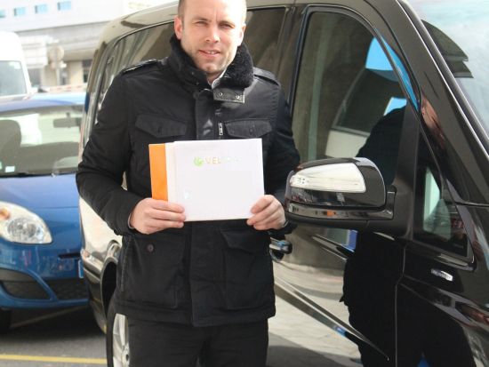 【空港送迎】シャルル・ド・ゴール空港 ⇔ パリ市内 ＜貸切／英語ドライバー＞ ※前日まで予約OK