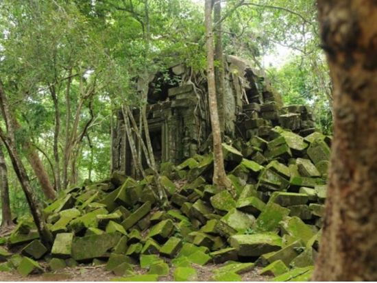 絶景世界遺産へ！天空神殿プレアヴィヒア＋ベンメリア寺院 or コーケー遺跡観光ツアー 3大遺跡制覇も可！＜貸切 or 混載／お弁当付／4WD代金込プランあり＞