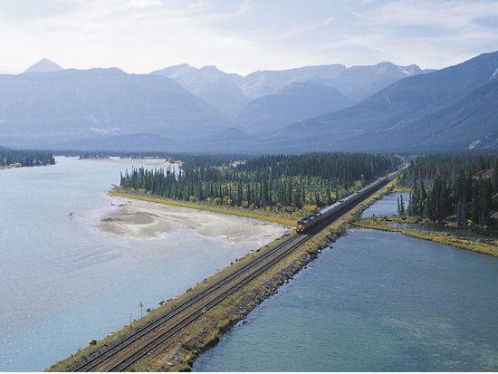 ジャスパー ⇒ バンクーバー　VIA鉄道 個室宿泊チケット予約 ＜片道＞