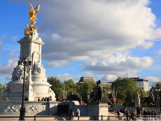 ロンドン半日観光ツアー　ウェストミンスター寺院入場＋衛兵交代見学＋バッキンガム宮殿外観見学＜英語＞