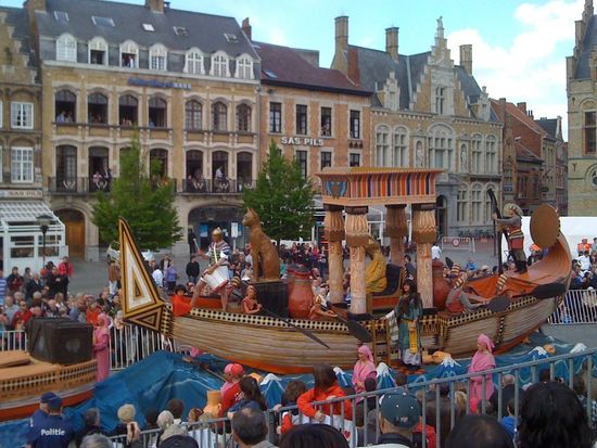 20150312034557_340372_パレードの様子