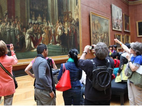 ルーブル美術館＆ワインテイスティングツアー　ワイン3種試飲＆チーズとシャルキュトリーの試食付＜英語ガイド＞