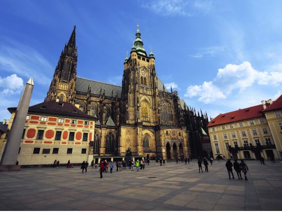 プラハ城入場 半日観光ツアー＜英語ガイド／プラハ発＞