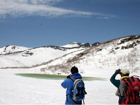 ゴールデンウィーク限定　知床スノートレッキング　残雪が残る羅臼湖へスノーシューでLet‘Go♪ 雪遊びもできちゃう！＜4月27日～5月9日／送迎付／ウトロ温泉＞