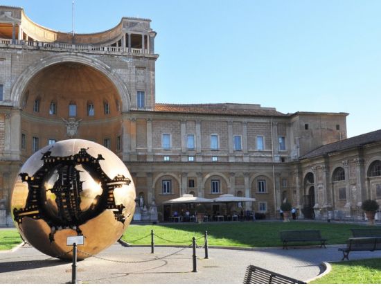 【早朝08:00より入場！】ヴァチカン美術館＋システィーナ礼拝堂＋サン・ピエトロ大聖堂 半日ツアー＜混載／約3時間／英語ガイド＞＊申込と同時に即予約確定