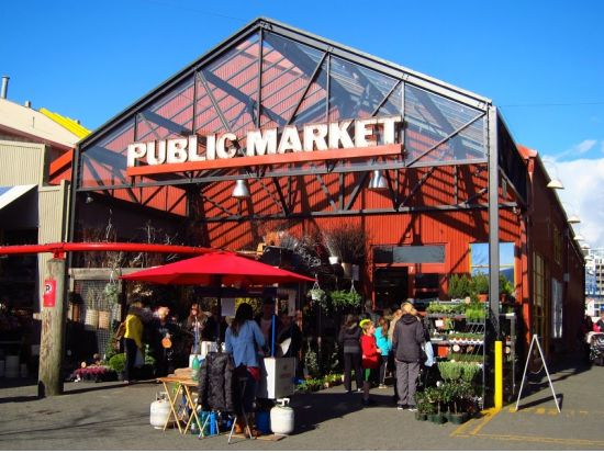 歩いてめぐるバンクーバー半日観光ツアー　地元を知り尽くしたガイドがご案内 ＜市バス＆地下鉄乗車券＆アクアバス乗船付き／日本語ガイド／1名参加OK＞