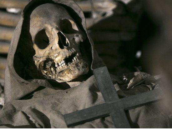 人骨で装飾されたガイコツ寺！ローマの地下墓地カタコンベツアー＜混載／英語ガイド／ローマ発＞＊申込と同時に即予約確定