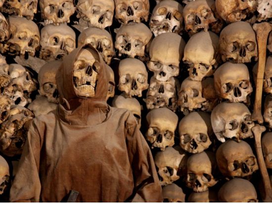 人骨で装飾されたガイコツ寺！ローマの地下墓地カタコンベツアー＜混載／英語ガイド／ローマ発＞＊申込と同時に即予約確定