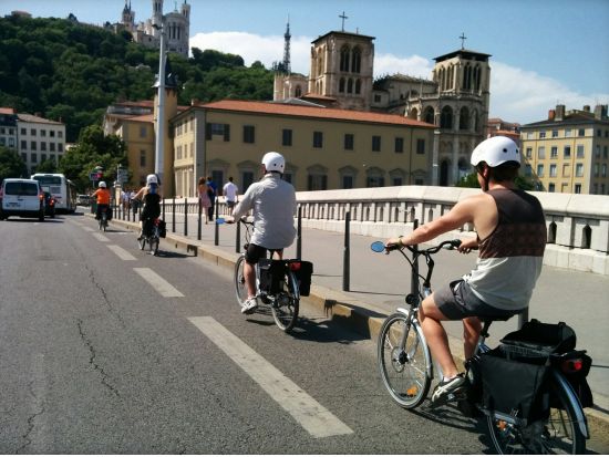 リヨン　サイクリングツアー　電動自転車で観光スポットを軽快に巡る＜2時間or3時間or4時間／英語／リヨン発＞
