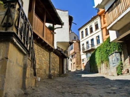 中世の雰囲気を残すヴェリコ・タルノヴォの町並
