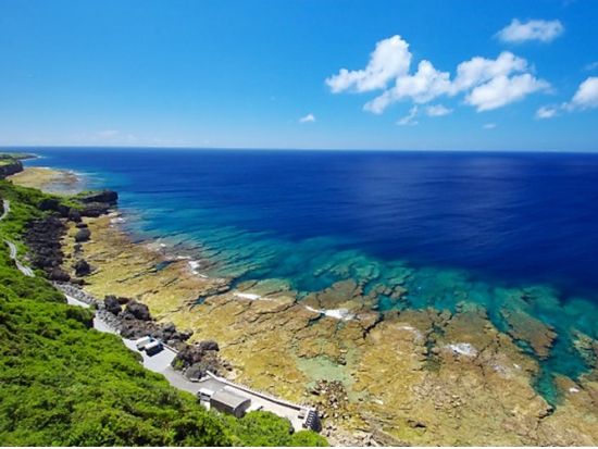 【4月～5月 GW限定】伊江島ゆり祭り 専用クルーザーで行く！伊江島島内観光ツアー＜4/29～5/5／那覇発＞