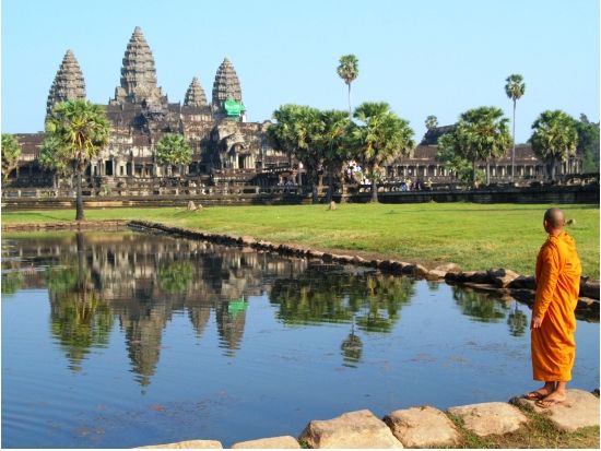 アンコール・ワット半日観光ツアー プノン・バケンでの夕日鑑賞＜貸切／日本語ガイド＞