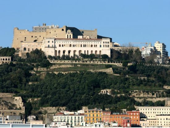 【プライベートツアー】4時間でさくっと巡る！ナポリ市内半日ウォーキングツアー＜ガイド貸切／午前／日本語／ナポリ発＞ by Zenzero