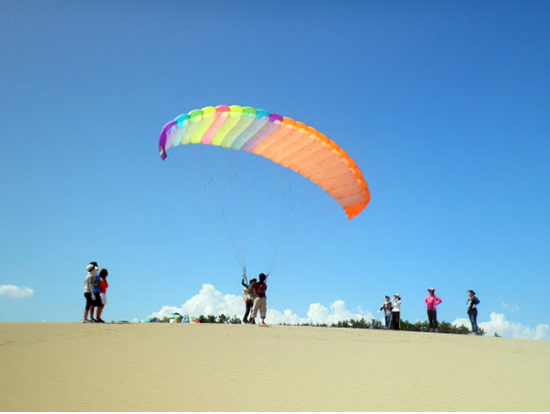 鳥取砂丘 パラグライダー半日体験 器具の運搬はスタッフが代行する楽々プラン＜3時間／鳥取市＞by 鳥取砂丘パラグライダースクール