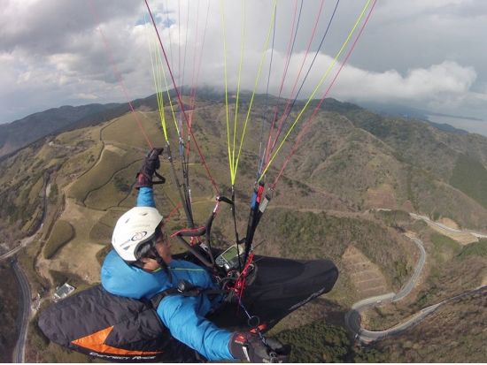 じっくり1日プラン　ひとりで飛ぶパラグライダー体験 ＜熱海＞by パラフィールド