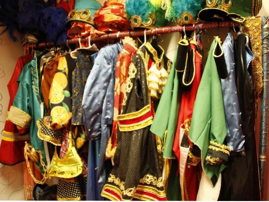 サンバ衣装試着OK！サンバカーニバル・コスチューム倉庫＆山車制作工場見学半日ツアー＜英語ガイド／リオ・デ・ジャネイロ発＞