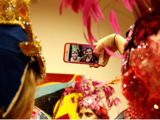 サンバ衣装試着OK！サンバカーニバル・コスチューム倉庫＆山車制作工場見学半日ツアー＜英語ガイド／リオ・デ・ジャネイロ発＞