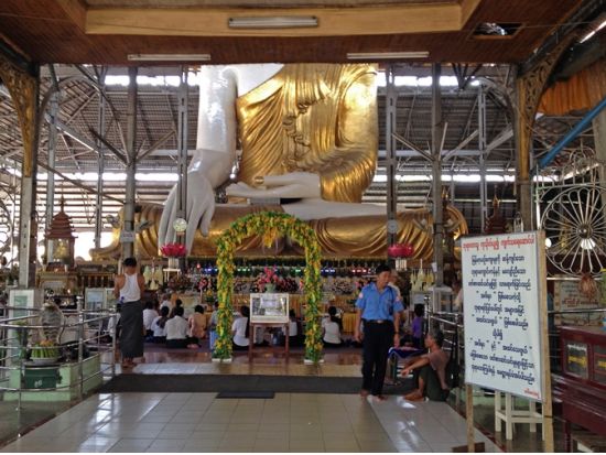 ミャンマー伝統占い＆願掛けツアー　占い大国ミャンマーで運気アップ！＜ヤンゴン発着／午前or午後／貸切／日本語ガイド＞