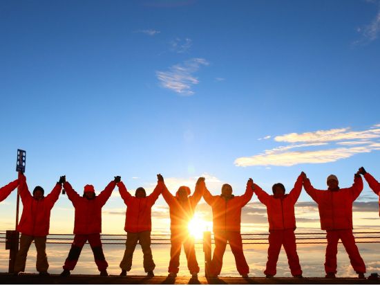 マウナケア山頂日の出と星空観測ツアー 満天の星空と日の出に感動！ツアーガイド撮影の一眼カメラ写真ご提供＜軽食付／日本語ガイド＞byマサシネイチャースクール