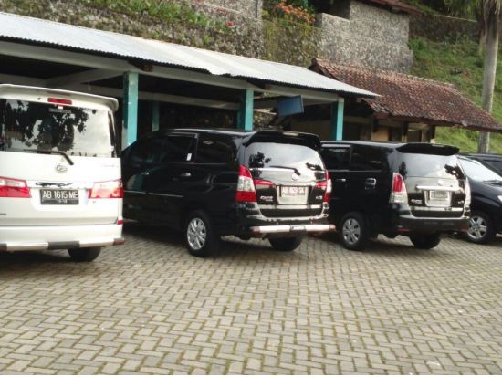 【空港送迎】ジョグジャカルタ国際空港 ⇔ ジョグジャカルタ市内またはボロブドゥール ＜貸切／日本語ガイド＞