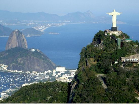 リオ観光の決定版！コルコバードの丘＆ポン・ヂ・アスーカル＆セラロンの階段☆リオ市内半日観光ツアー＜混載／英語ガイド／リオ・デ・ジャネイロ発＞