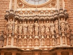 Sculptures on the facade of the main chapel