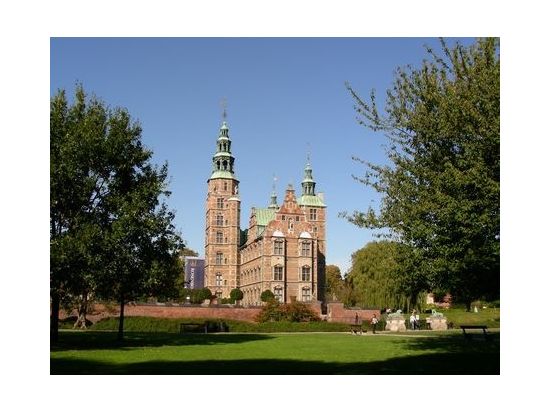 おすすめガイド ウィンザー庸子さんがご案内 ローゼンボー宮殿入場とデンマーク王家の歴史と財宝めぐりツアー＜貸切／午前／ランチありorなし／コペンハーゲン発＞