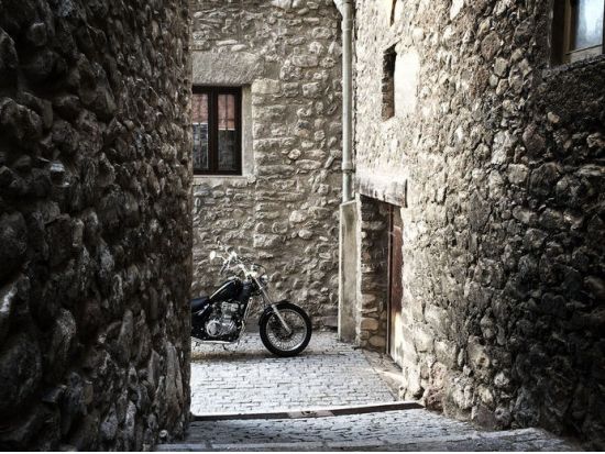 3か国をめぐる 1日観光ツアー　バガ＆アクスレテルム＆アンドラ公国 ＜英語ガイド＞