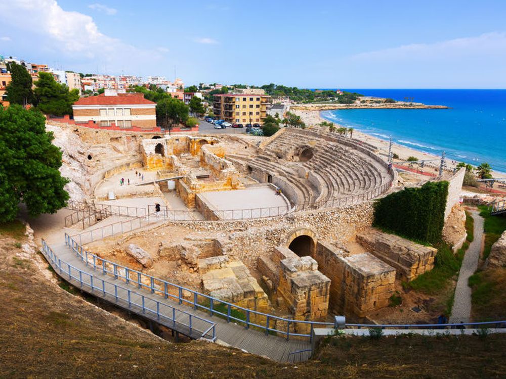 Tarragona, Roc de Sant Gaieta and Sitges Full Day Guided Tour from