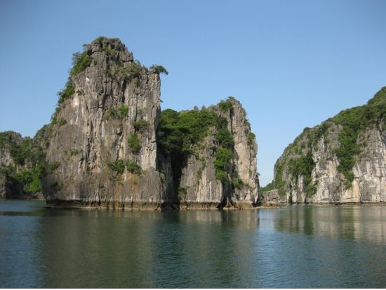 世界遺産ハロン湾日帰りツアー　鍾乳洞見学付き　貸切プランあり＜3時間クルーズ／日本語ガイド／海鮮ランチ＞by JTB