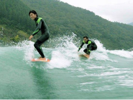 ウェイクサーフィン体験 プロの指導で初心者から経験者まで楽しめる！＜選べる時間帯/美郷町＞ by ウィズ