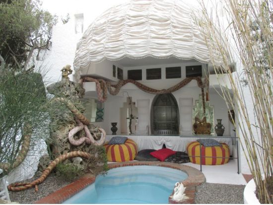 ダリ劇場美術館＆ダリの家美術館（卵の家）フィゲラス＆カダケス1日ツアー　専属日本語ガイドと巡るダリゆかりの地　自由時間に周れるダリ宝石美術館＜日本語／貸切＞