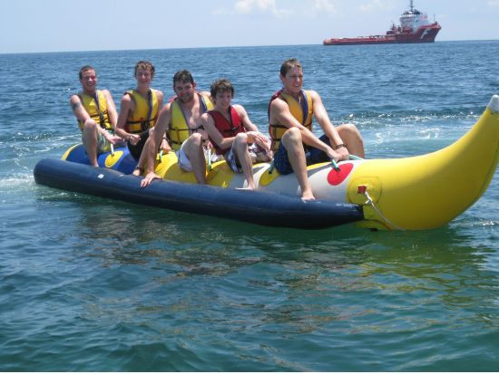 マリンスポーツ・アグレッシブパッケージ　選べるプラン（フライボード、バナナボート、ジェットスキーなど）＜ホテル往復送迎付／昼食付＞