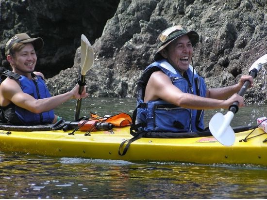 湯浅湾シーカヤック・ツーリング！1名から催行OK 湯浅駅お迎え可＜1日／昼食付き／温泉入浴付き／和歌山＞by アイランドストリーム