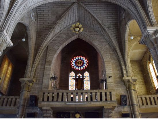 ニャチャン市内観光＋泥温泉体験ツアー　嬉しいオイルマッサージ付き＜現地ガイド 日本語可／ローカルベトナム料理ランチ／ニャチャン発＞