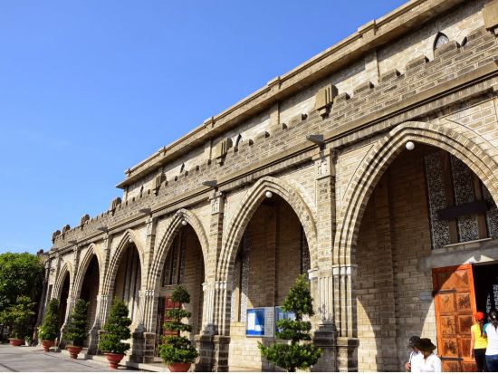 ニャチャン市内観光＋泥温泉体験ツアー　嬉しいオイルマッサージ付き＜現地ガイド 日本語可／ローカルベトナム料理ランチ／ニャチャン発＞