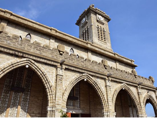 ニャチャン市内観光ツアー　大聖堂＋ホンチョン岬＋ロンソン寺＋ポーナガル塔＜現地ガイド 日本語可／ローカルランチ付プランあり／ニャチャン発＞