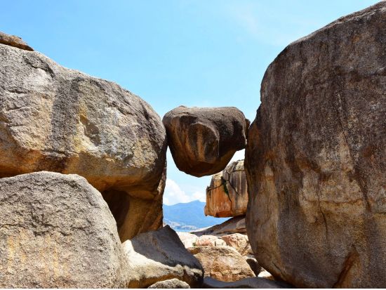 ニャチャン市内観光ツアー　大聖堂＋ホンチョン岬＋ロンソン寺＋ポーナガル塔＜現地ガイド 日本語可／ローカルランチ付プランあり／ニャチャン発＞