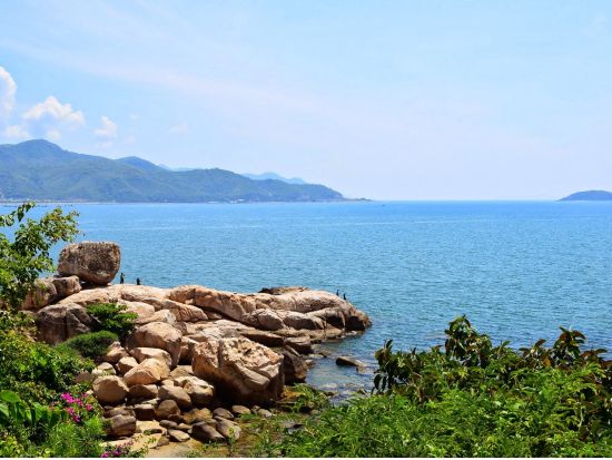 ニャチャン市内観光＋泥温泉体験ツアー　嬉しいオイルマッサージ付き＜現地ガイド 日本語可／ローカルベトナム料理ランチ／ニャチャン発＞