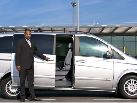 【空港送迎】ヒースロー空港 ⇔ ロンドン市内 ＜貸切／英語ドライバー＞