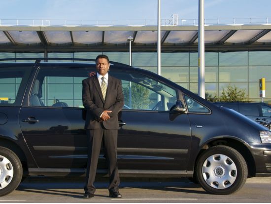 【空港送迎】ヒースロー空港 ⇔ ロンドン市内 ＜貸切／英語ドライバー＞