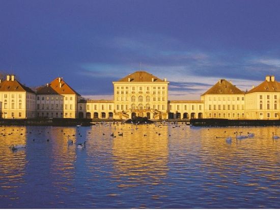 【プライベートツアー】 ニンフェンブルク城とミュンヘン市内ツアー＜半日／ガイド＋車貸切／日本語＞by [みゅう]