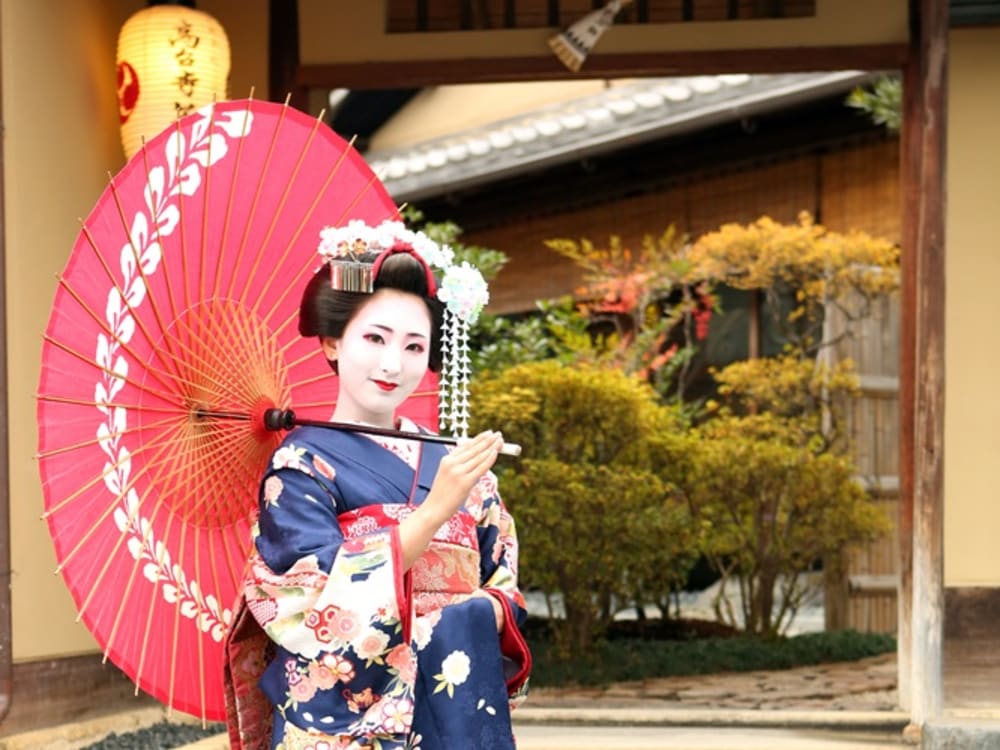 Kyoto Maiko or Geisha Makeover Experience with Optional Gion Stroll ...