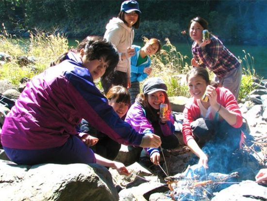 リバーカヤック＆川遊び 1日ツアー 焚き火を囲んで川原で楽しむアウトドア料理付き　by YNACクラシック