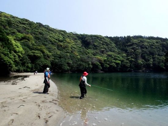 リバーカヤック＆川遊び 1日ツアー 焚き火を囲んで川原で楽しむアウトドア料理付き　by YNACクラシック