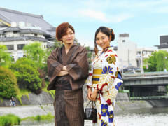 Couple wearing rental kimono in Kyoto