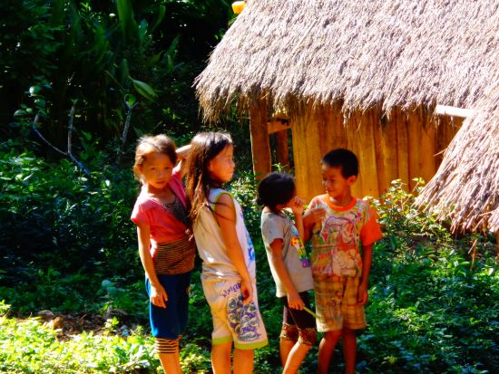 街全体が世界遺産のルアンパバーン市内を大満喫！  ワット・シェントーン＋王宮博物館＋クアンシー滝＋モン族の村 ＜終日／日本語ガイド／昼食付／ルアンパバーン発＞ 