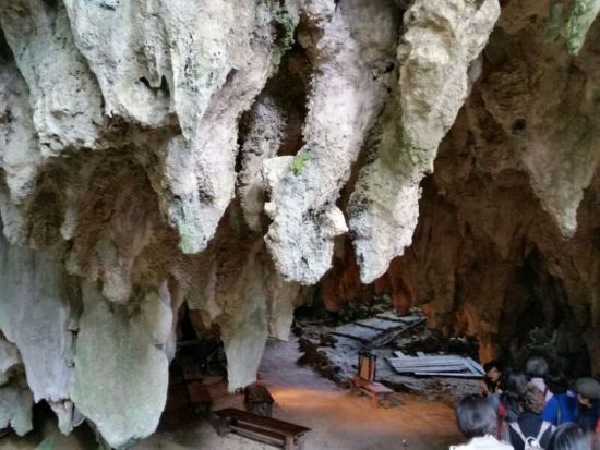 ガンガラーの谷ウォーキングツアー イナグ洞・イキガ洞・武芸洞など専任ガイドがご案内！＜南城市＞