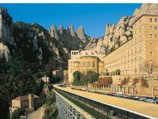 モンセラット 1日観光ツアー　修道院入場＆少年聖歌隊コーラス鑑賞プランあり ＜登山列車利用／英語／バルセロナ発＞