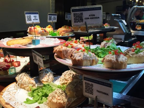 サンセバスチャン ピンチョスツアー　3軒のバル巡り＜ピンチョス6品ドリンク3品／日本語／サン・セバスチャン＞